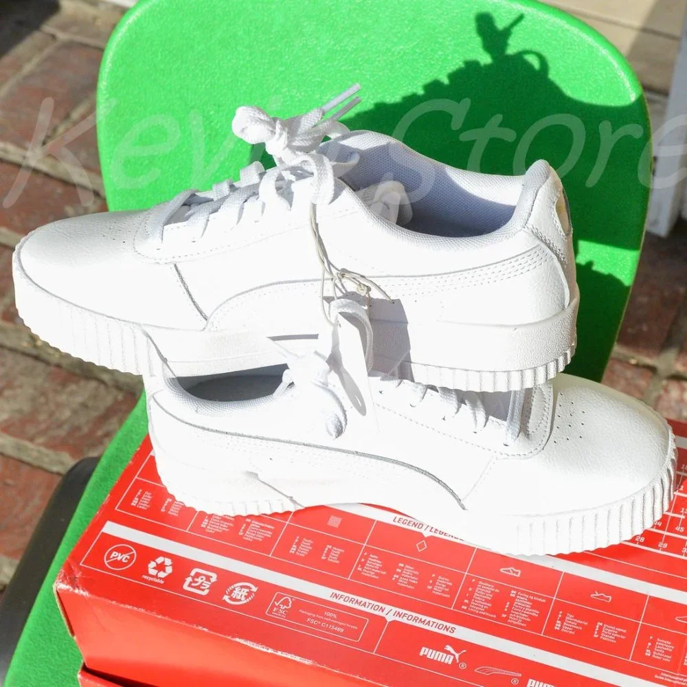 Puma Carina ladies white . Left: 8, right  :‎ 7.5